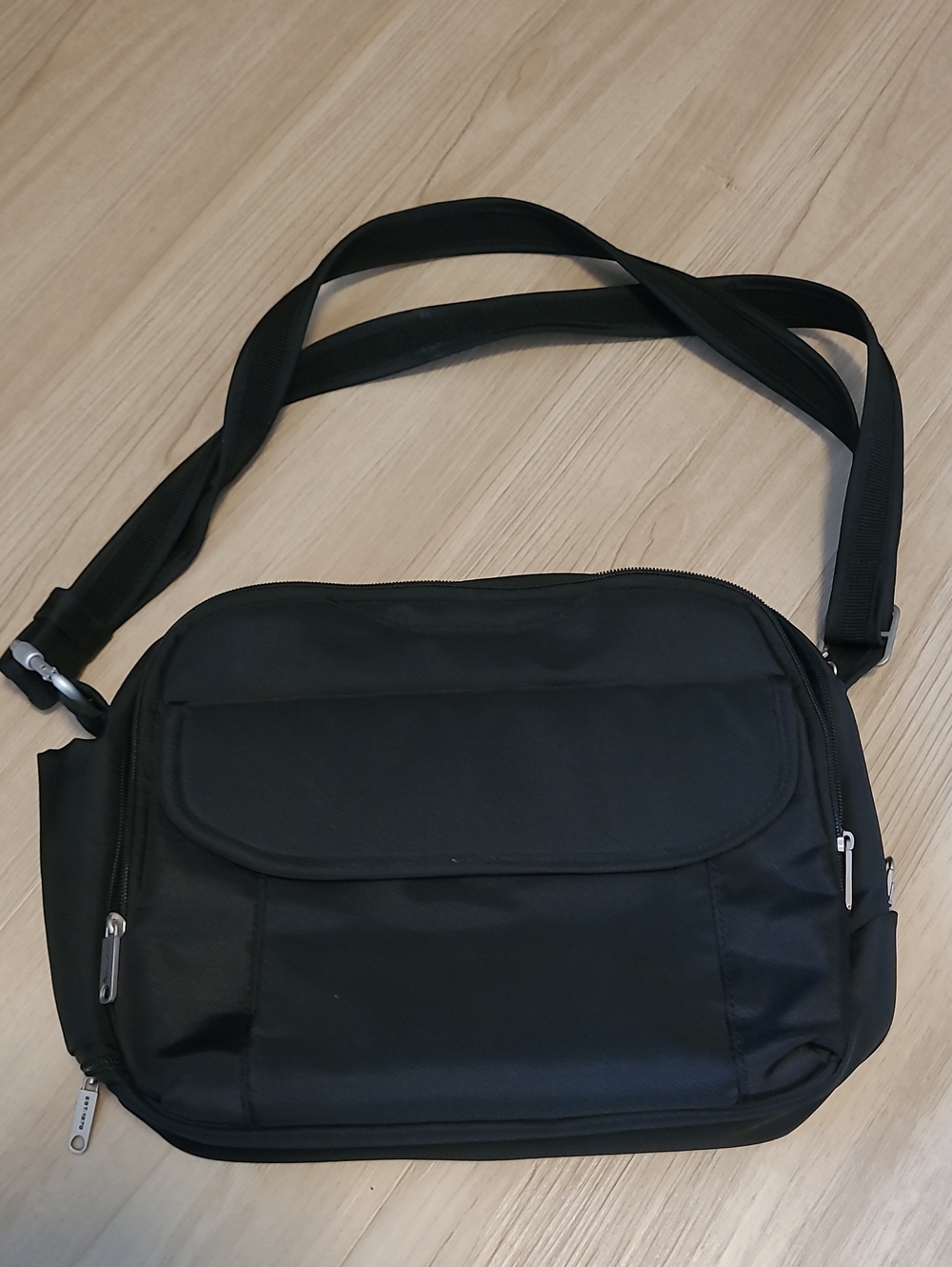 Travelon Anti Theft Messenger Bag